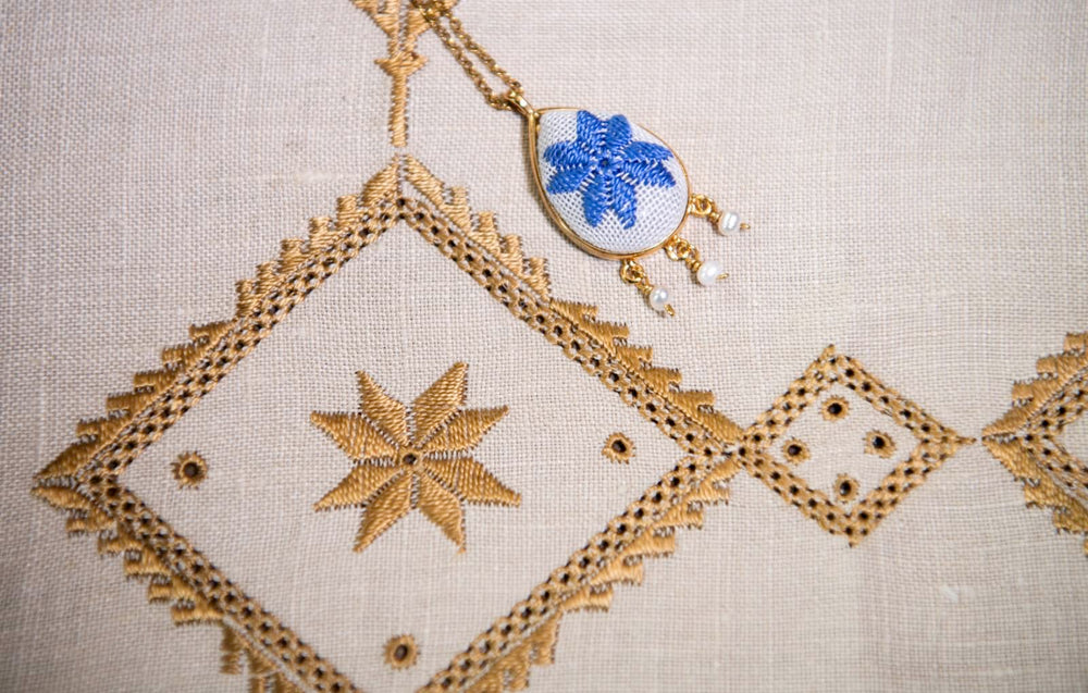 Karsaniki Teardrop Pendant Necklace with  Pearls Blue & White