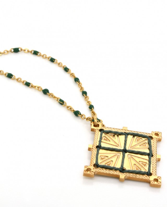 
                
                    Load image into Gallery viewer, Kalidoscopio Rosary Necklace Green-Gold
                
            