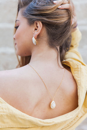 Karsaniki Teardrop Pendant Necklace Gold & White