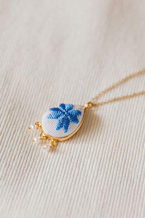 Karsaniki Teardrop Pendant Necklace with  Pearls Blue & White