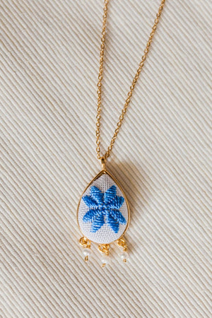 
                
                    Load image into Gallery viewer, Karsaniki Teardrop Pendant Necklace with  Pearls Blue &amp;amp; White
                
            
